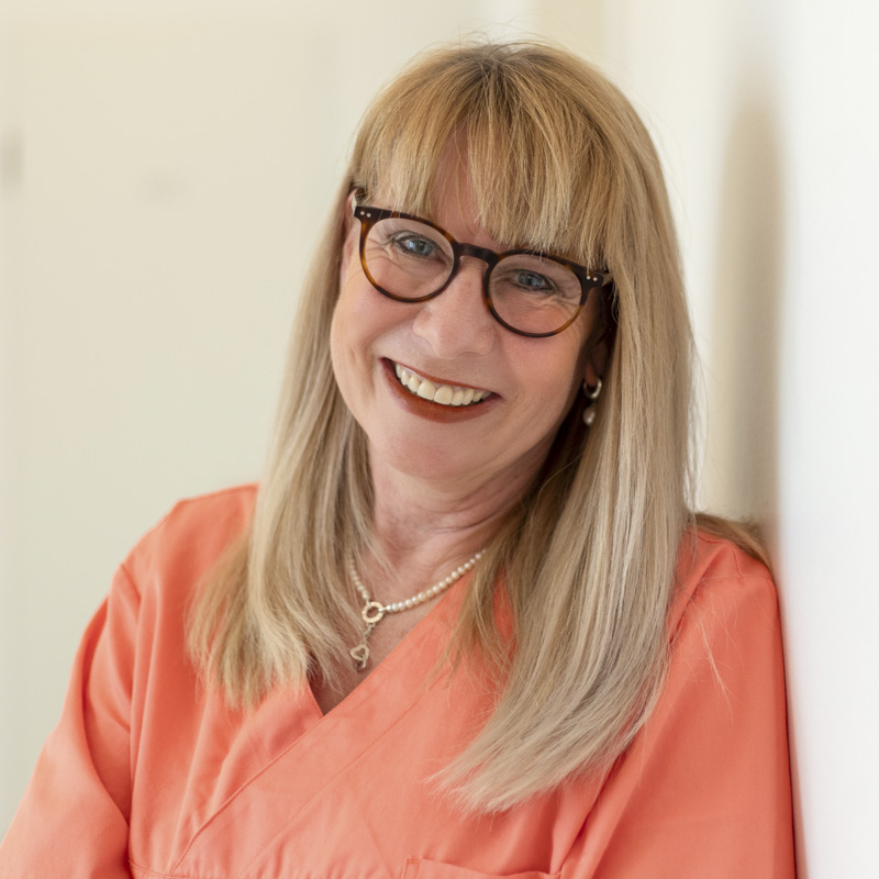 Portraits der Teammitglieder der Zahnarztpraxis Dr. Blum & Partner ohne Namen