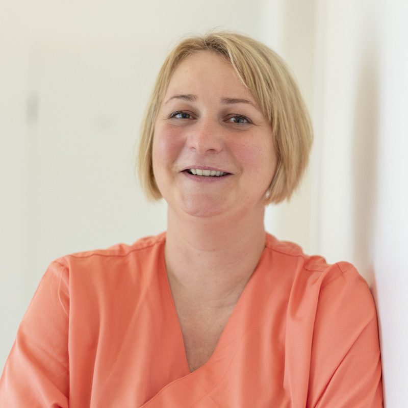 Portraits der Teammitglieder der Zahnarztpraxis Dr. Blum & Partner ohne Namen